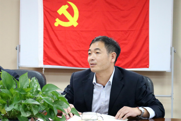 李董.jpg 李董.jpg